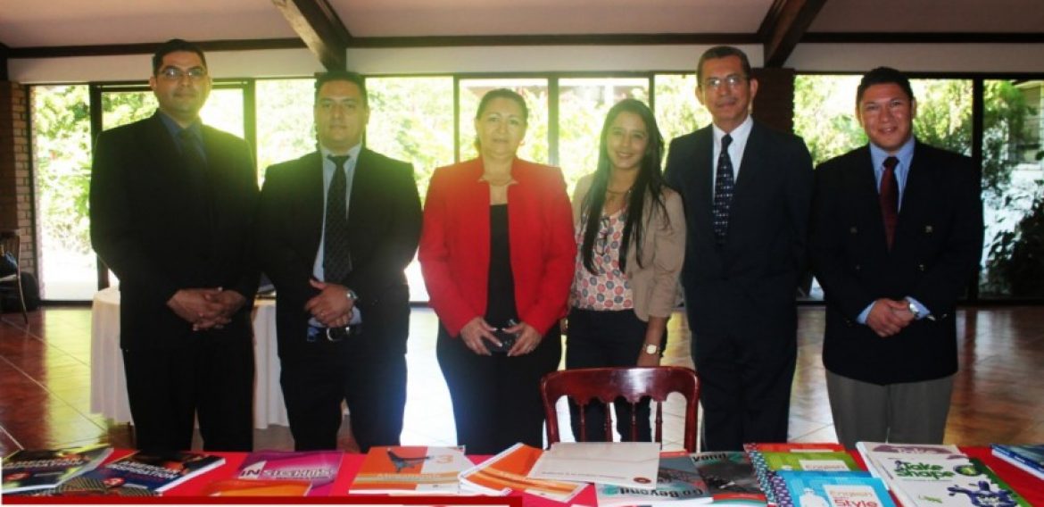 ALIANZA UNICAES – MACMILLAN