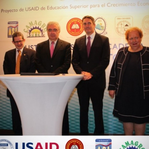 LA UNIVERSIDAD CATÓLICA DE EL SALVADOR (UNICAES) DIRIGIRÁ EL CLÚSTER DE AGRO-ALIMENTOS