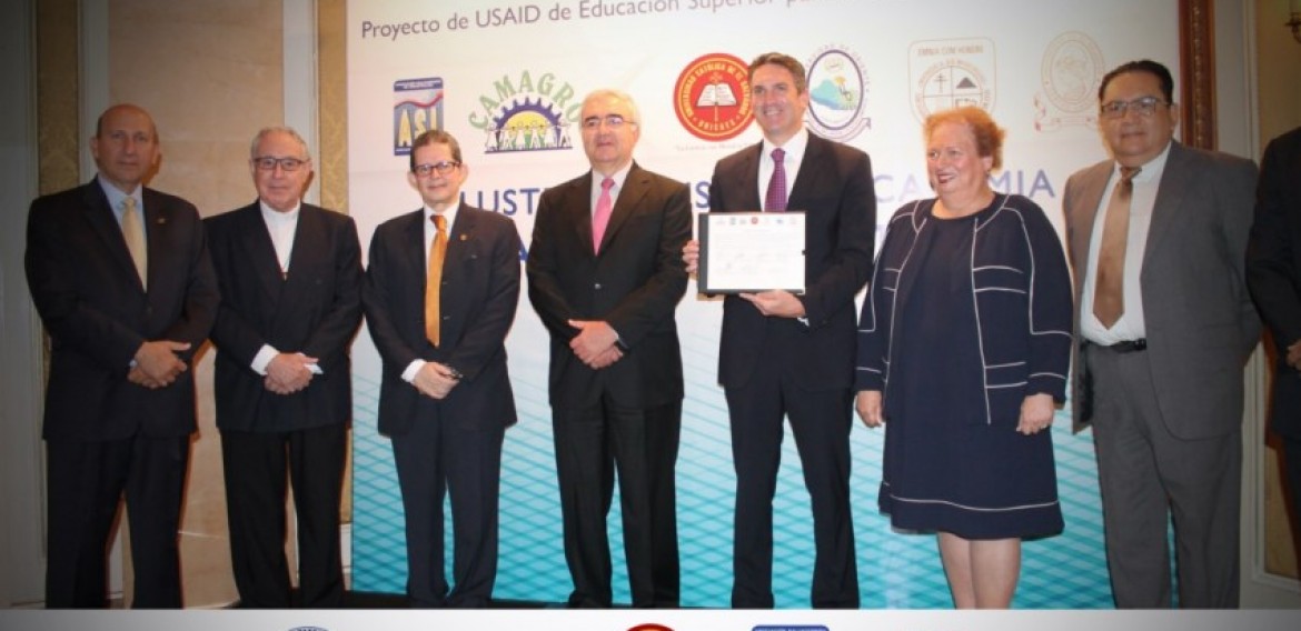 LA UNIVERSIDAD CATÓLICA DE EL SALVADOR (UNICAES) DIRIGIRÁ EL CLÚSTER DE AGRO-ALIMENTOS