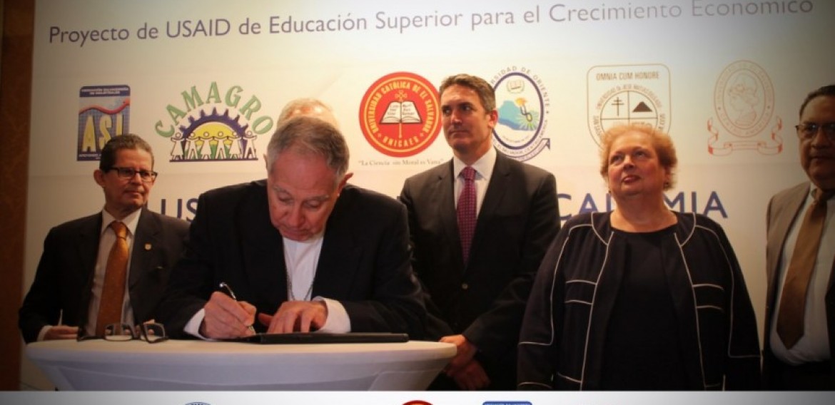 LA UNIVERSIDAD CATÓLICA DE EL SALVADOR (UNICAES) DIRIGIRÁ EL CLÚSTER DE AGRO-ALIMENTOS