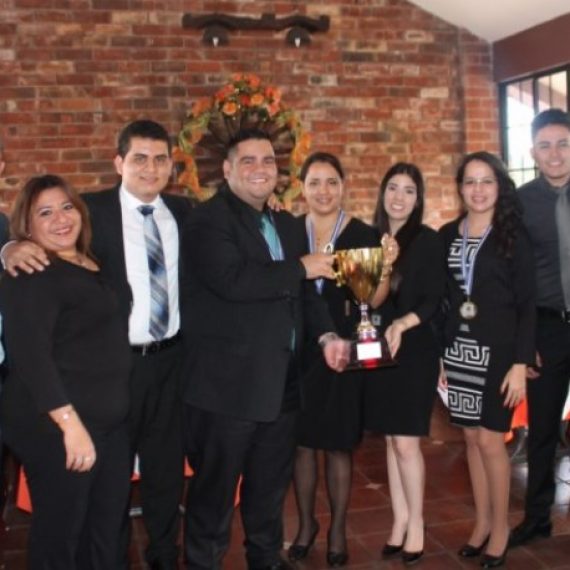 UNICAES GANÓ EL SEGUNDO LUGAR EN EL “XIII CONCURSO INTERUNIVERSITARIO DE LITIGACIÓN ORAL