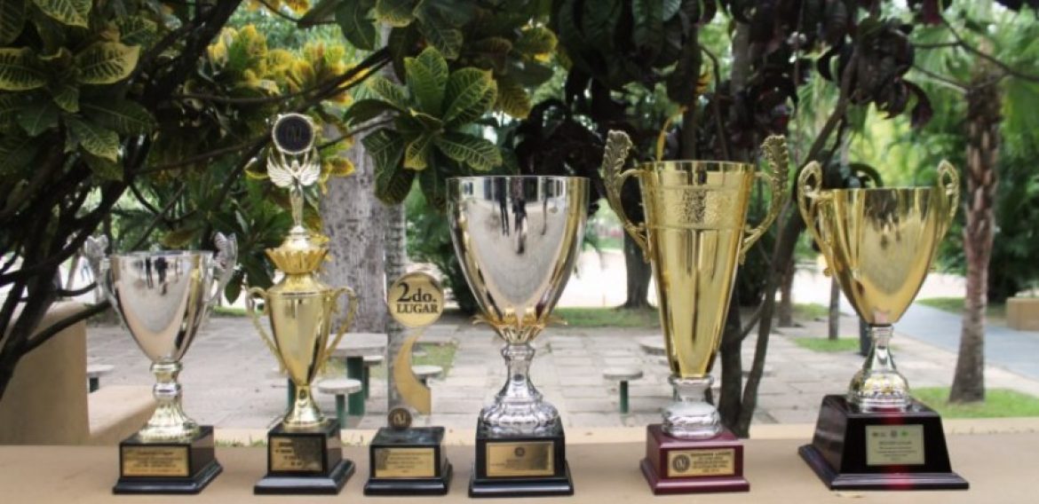 UNICAES GANÓ EL SEGUNDO LUGAR EN EL “XIII CONCURSO INTERUNIVERSITARIO DE LITIGACIÓN ORAL