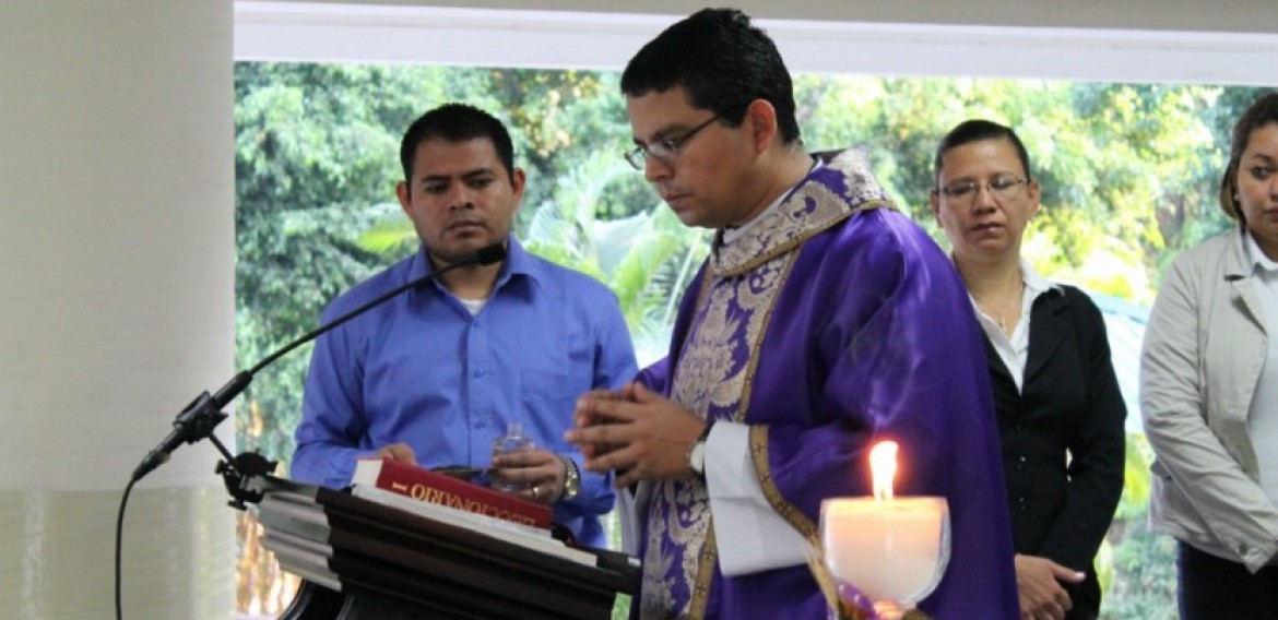 LA UNICAES INICIA LA CUARESMA CON MIERCOLES DE CENIZA