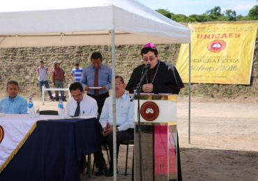 ACTO DE COLOCACIÓN DE LA PRIMERA PIEDRA DE NUEVOS EDIFICIOS EN LA UNIVERSIDAD CATÓLICA DE EL SALVADOR