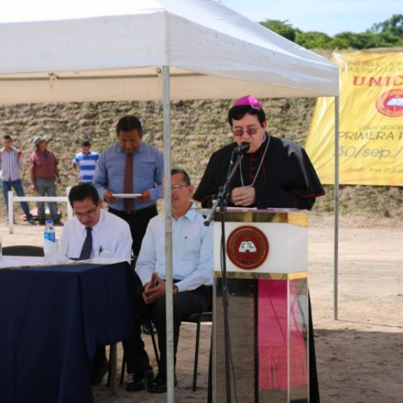ACTO DE COLOCACIÓN DE LA PRIMERA PIEDRA DE NUEVOS EDIFICIOS EN LA UNIVERSIDAD CATÓLICA DE EL SALVADOR