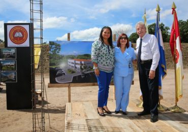 ACTO DE COLOCACIÓN DE LA PRIMERA PIEDRA DE NUEVOS EDIFICIOS EN LA UNIVERSIDAD CATÓLICA DE EL SALVADOR