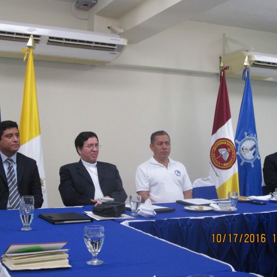 FIRMA DE CONVENIO DE COOPERACIÓN ENTRE LA UNICAES Y LA AUTORIDAD MARÍTIMA PORTUARIA