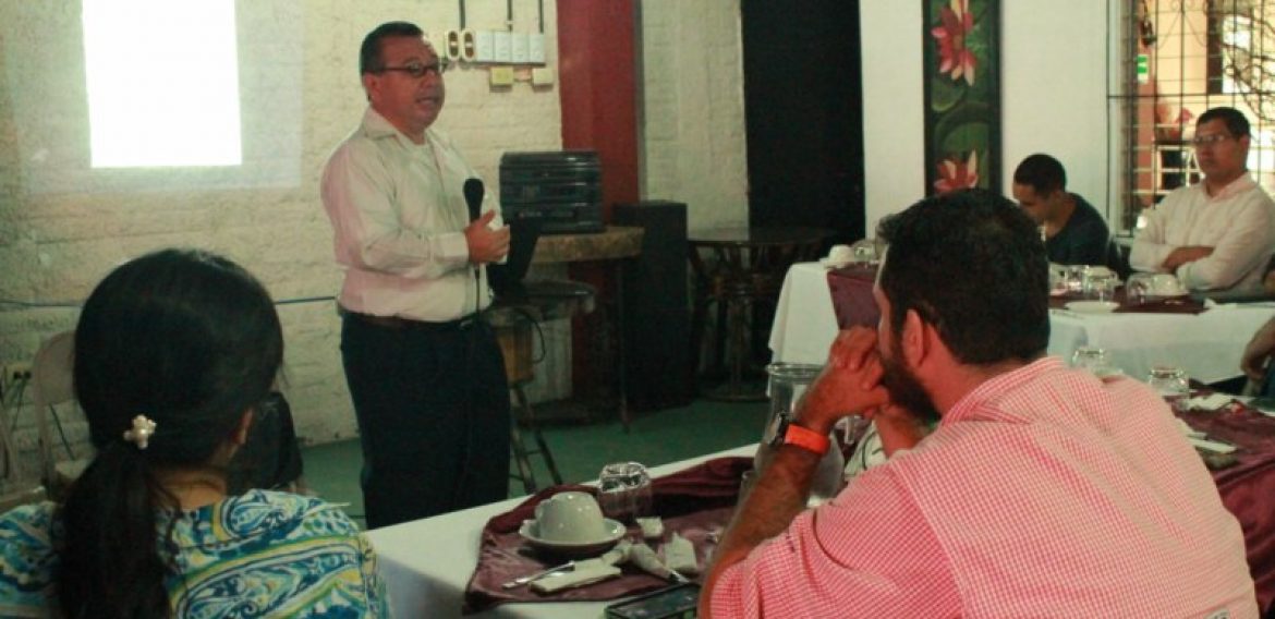 LA UNICAES APOYA ACTIVIDADES DE EMPRENDIMIENTO JUVENIL