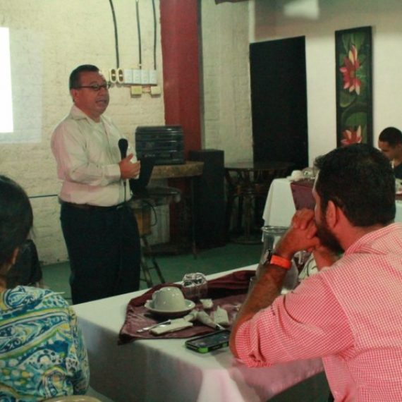 LA UNICAES APOYA ACTIVIDADES DE EMPRENDIMIENTO JUVENIL