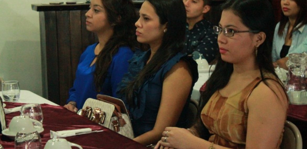 LA UNICAES APOYA ACTIVIDADES DE EMPRENDIMIENTO JUVENIL