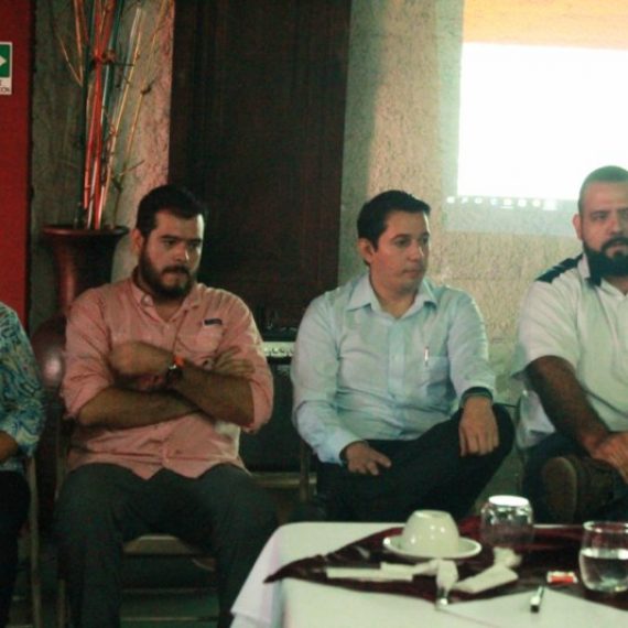 LA UNICAES APOYA ACTIVIDADES DE EMPRENDIMIENTO JUVENIL