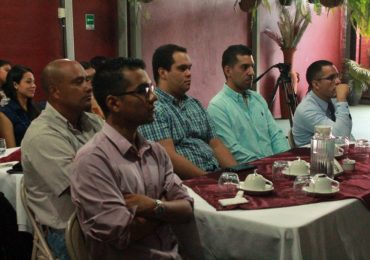 LA UNICAES APOYA ACTIVIDADES DE EMPRENDIMIENTO JUVENIL