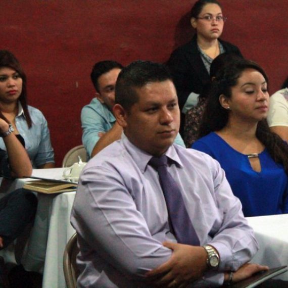 LA UNICAES APOYA ACTIVIDADES DE EMPRENDIMIENTO JUVENIL