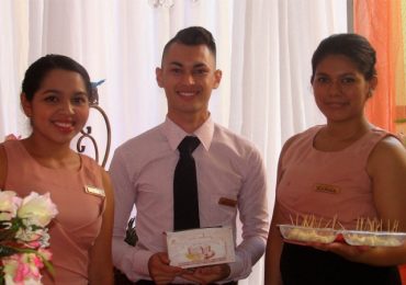 ALUMNOS DEL TÉCNICOS EN LÁCTEOS Y CÁRNICOS INNOVAN CON SUS PROPUESTAS DURANTE FERIA DE ALIMENTOS