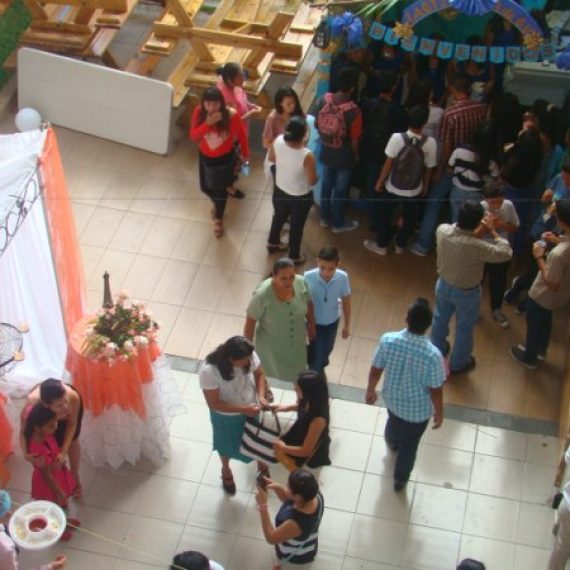 ALUMNOS DEL TÉCNICOS EN LÁCTEOS Y CÁRNICOS INNOVAN CON SUS PROPUESTAS DURANTE FERIA DE ALIMENTOS