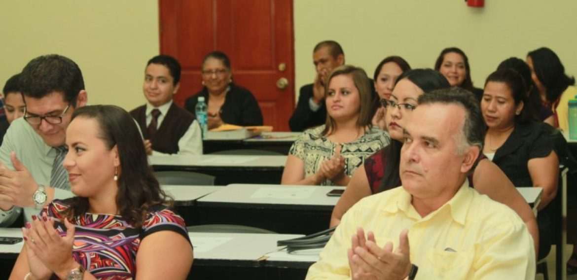 UNICAES FORMA A PROFESIONALES DE LA SALUD EN BIOÉTICA