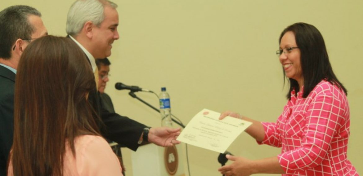 UNICAES FORMA A PROFESIONALES DE LA SALUD EN BIOÉTICA