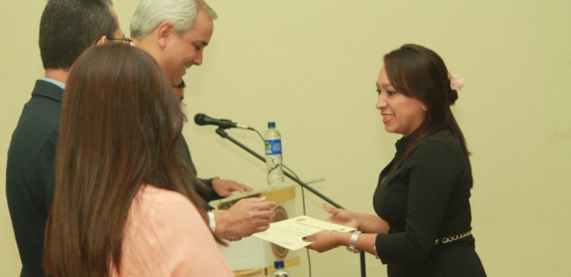 UNICAES FORMA A PROFESIONALES DE LA SALUD EN BIOÉTICA