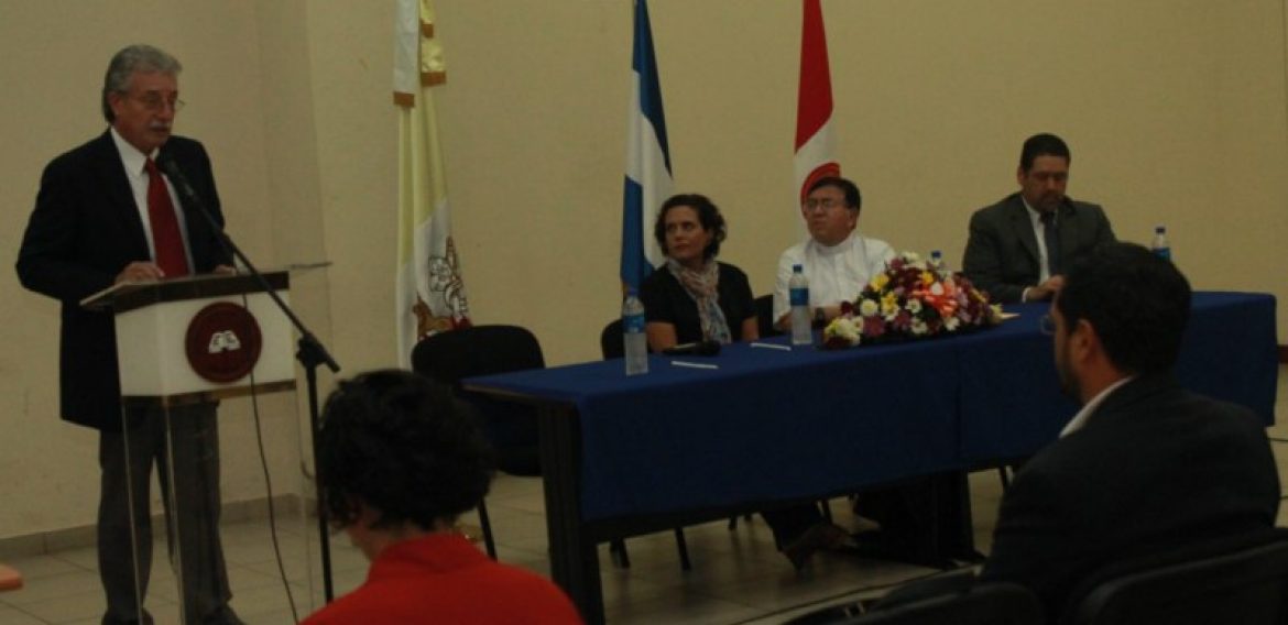 UNICAES FIRMA CONVENIO CON EMPRESA DE URBANISMO Y ARQUITECTURA