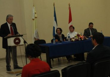 UNICAES FIRMA CONVENIO CON EMPRESA DE URBANISMO Y ARQUITECTURA