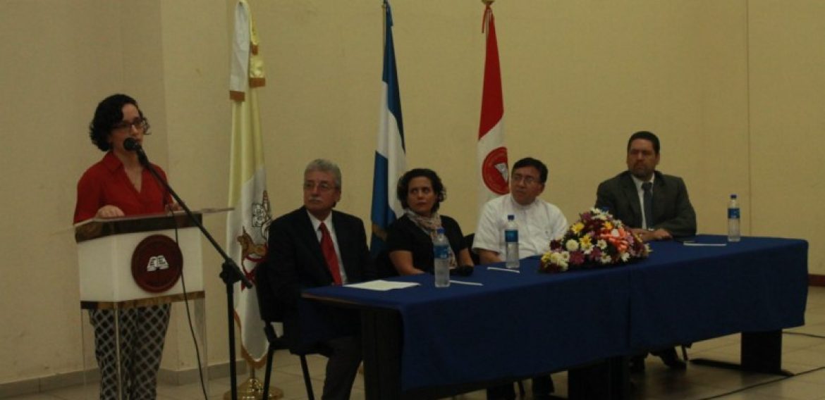 UNICAES FIRMA CONVENIO CON EMPRESA DE URBANISMO Y ARQUITECTURA