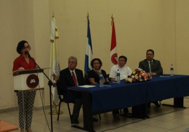 UNICAES FIRMA CONVENIO CON EMPRESA DE URBANISMO Y ARQUITECTURA