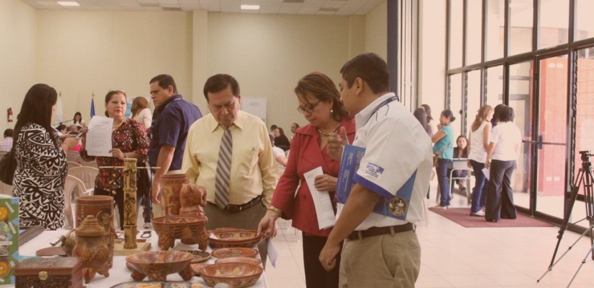 DINAMIZAN DESARROLLO ECONÓMICO ARTESANAL