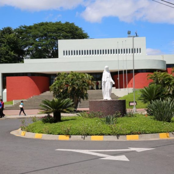 BIBLIOTECA MIGUEL DE CERVANTES: HACIA LA DIGITALIZACIÓN DE LA INFORMACIÓN