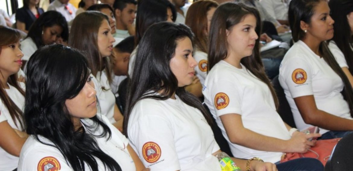 CELEBRAN PRIMER ENCUENTRO DE ESTUDIANTES DE COMUNICACIONES 2013 “UNIDOS SOMOS PAZ”
