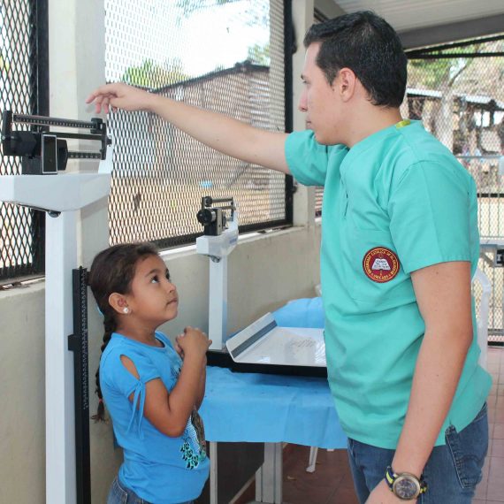 ATENCIÓN MÉDICA EN EL SECTOR EL RESBALADERO