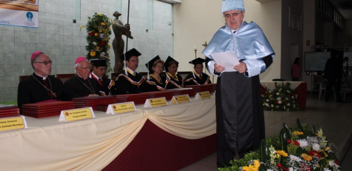 LA UNIVERSIDAD CATÓLICA DE EL SALVADOR HACE ENTREGA DE TÍTULOS DE DOCTORADO HONORIS CAUSA