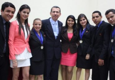 ESCUELA DE JURISPRUDENCIA Y CIENCIAS SOCIALES REALIZA X CONCURSO INTRAUNIVERSITARIO DE LITIGACIÓN ORAL