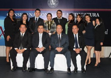 UNICAES OBTIENE EL SEGUNDO LUGAR EN EL “XII CONCURSO INTERUNIVERSITARIO DE LITIGACIÓN ORAL 2014”