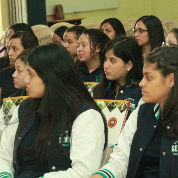 RECTOR DEL CENTRO UNIVERSITARIO INCARNATE WORD VISITA UNICAES