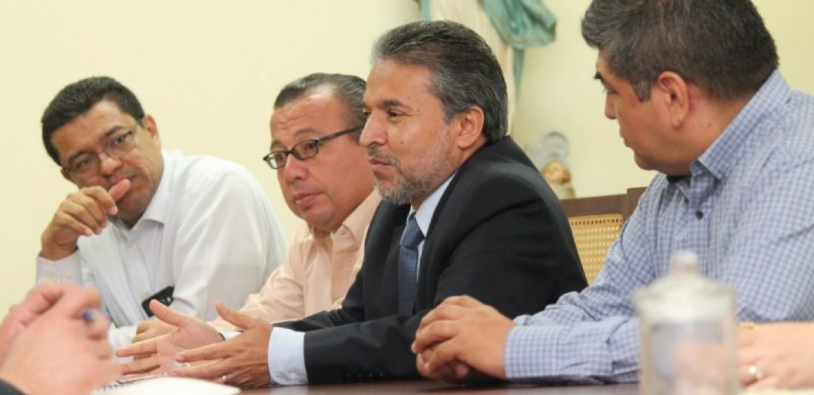 UNICAES Y USAID CELEBRAN EL INICIO DE DOS PROYECTOS DE INVESTIGACIÓN