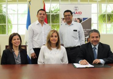 UNICAES Y USAID CELEBRAN EL INICIO DE DOS PROYECTOS DE INVESTIGACIÓN