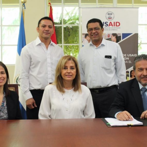 UNICAES Y USAID CELEBRAN EL INICIO DE DOS PROYECTOS DE INVESTIGACIÓN