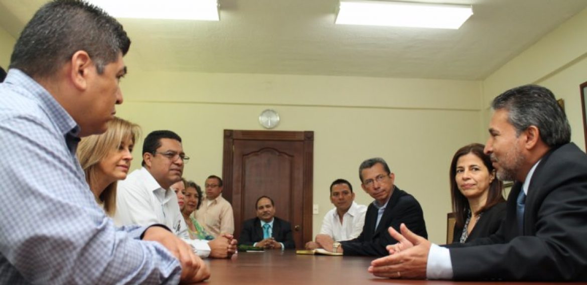 UNICAES Y USAID CELEBRAN EL INICIO DE DOS PROYECTOS DE INVESTIGACIÓN