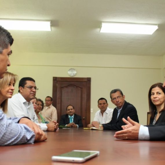 UNICAES Y USAID CELEBRAN EL INICIO DE DOS PROYECTOS DE INVESTIGACIÓN
