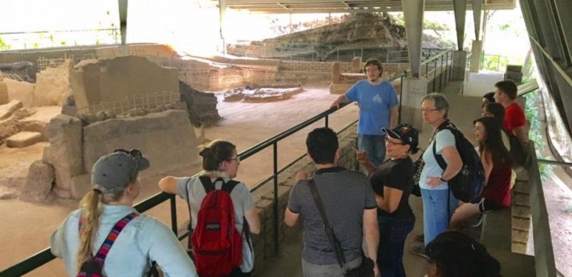 VISITA DE ARKANSAS UNIVERSITY A UNICAES: UNA EXPERIENCIA INTERCULTURAL