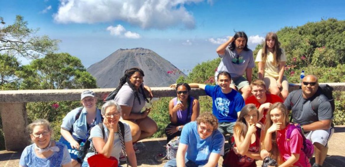 VISITA DE ARKANSAS UNIVERSITY A UNICAES: UNA EXPERIENCIA INTERCULTURAL