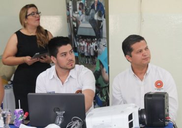 VISITA DE LA EMBAJADORA DE ESTADOS UNIDOS A UNICAES, ILOBASCO