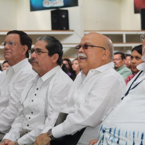 UNICAES RECIBE A MINISTRO DE TURISMO EN LA SEDE REGIONAL DE ILOBASCO