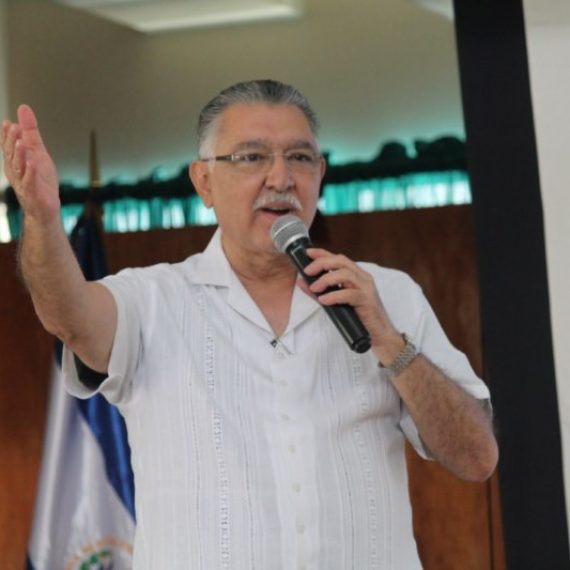 UNICAES RECIBE A MINISTRO DE TURISMO EN LA SEDE REGIONAL DE ILOBASCO