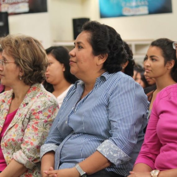 UNICAES RECIBE A MINISTRO DE TURISMO EN LA SEDE REGIONAL DE ILOBASCO