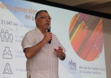 UNICAES RECIBE A MINISTRO DE TURISMO EN LA SEDE REGIONAL DE ILOBASCO
