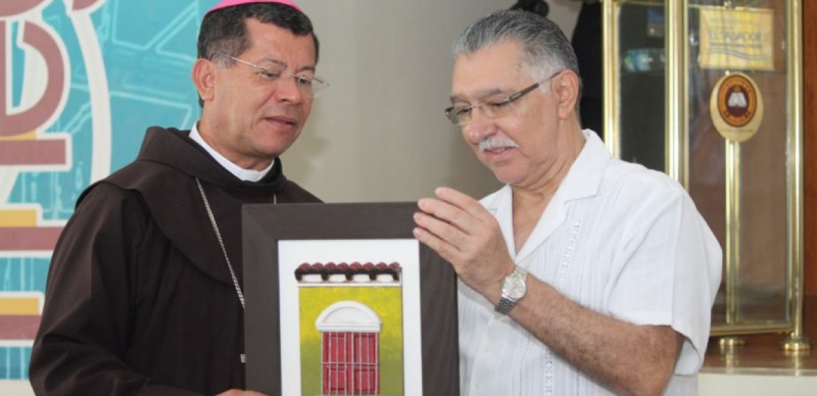 UNICAES RECIBE A MINISTRO DE TURISMO EN LA SEDE REGIONAL DE ILOBASCO