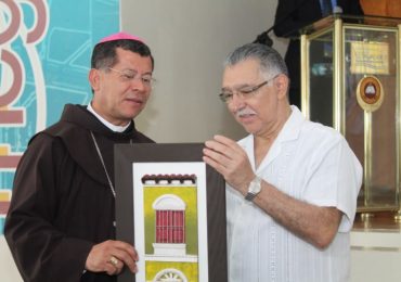UNICAES RECIBE A MINISTRO DE TURISMO EN LA SEDE REGIONAL DE ILOBASCO