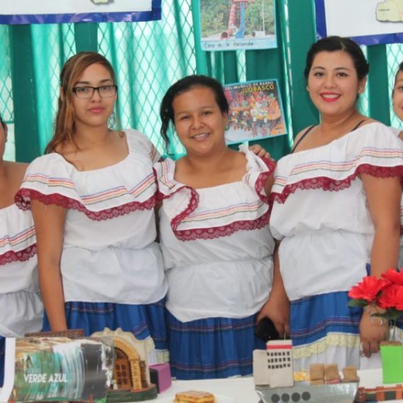 UNICAES RECIBE A MINISTRO DE TURISMO EN LA SEDE REGIONAL DE ILOBASCO
