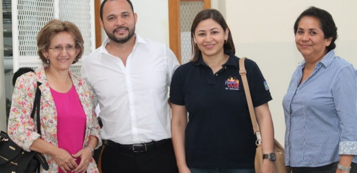 UNICAES RECIBE A MINISTRO DE TURISMO EN LA SEDE REGIONAL DE ILOBASCO